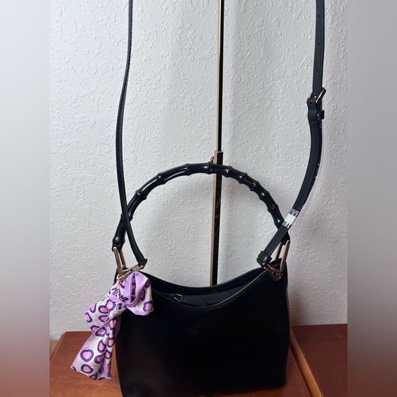 GUCCI Vintage Hand Bag 2 way Bamboo
Black Leather Authentic - Picture 13 of 16